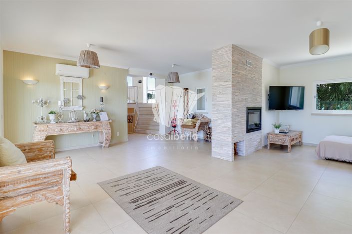 Image No.7-4 Bed House for sale