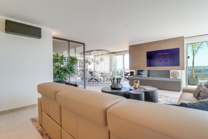 Image No.13-6 Bed Apartment for sale