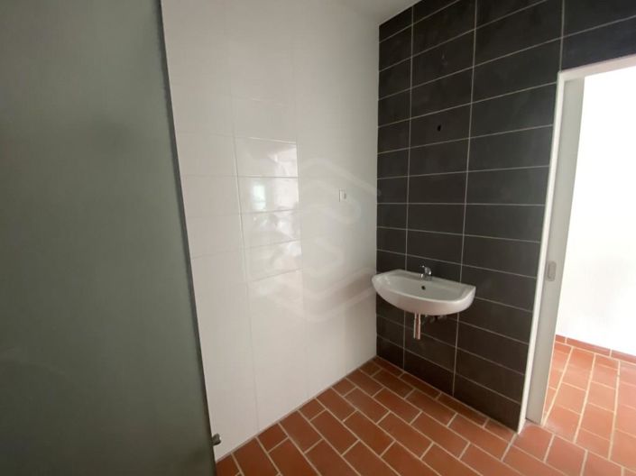 Image No.16-12 Bed House for sale