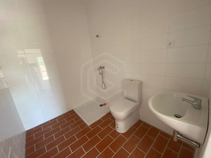 Image No.17-12 Bed House for sale