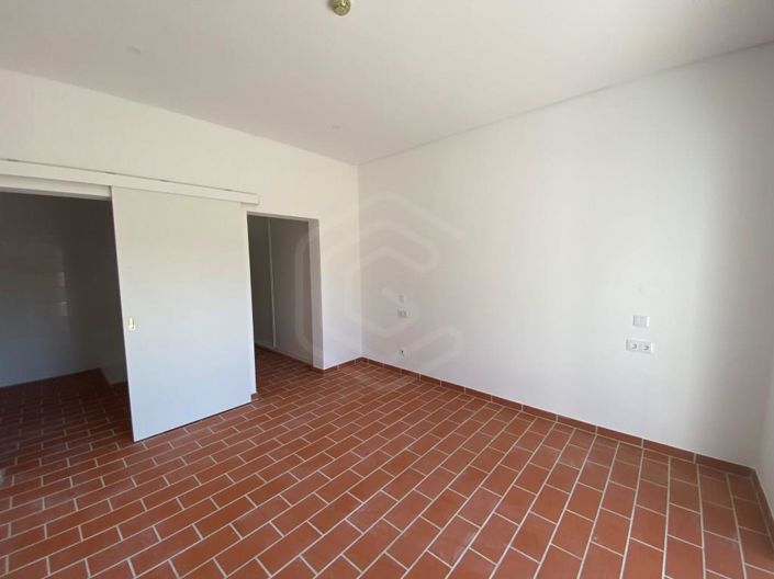 Image No.19-12 Bed House for sale