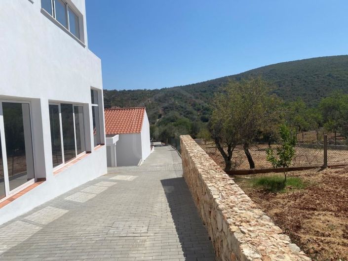 Image No.2-12 Bed House for sale