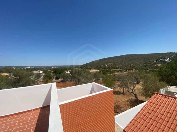 Image No.25-12 Bed House for sale