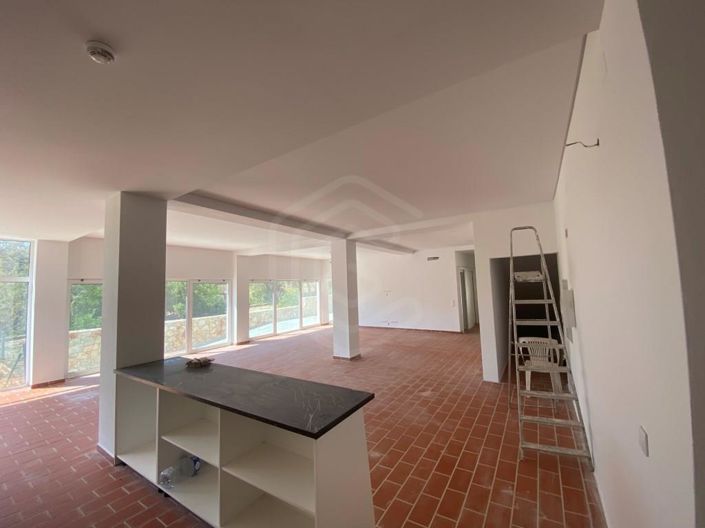 Image No.3-12 Bed House for sale