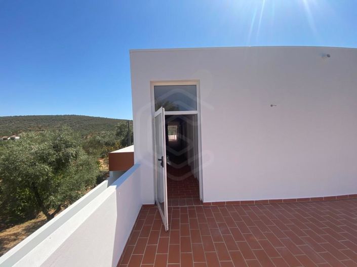 Image No.34-12 Bed House for sale