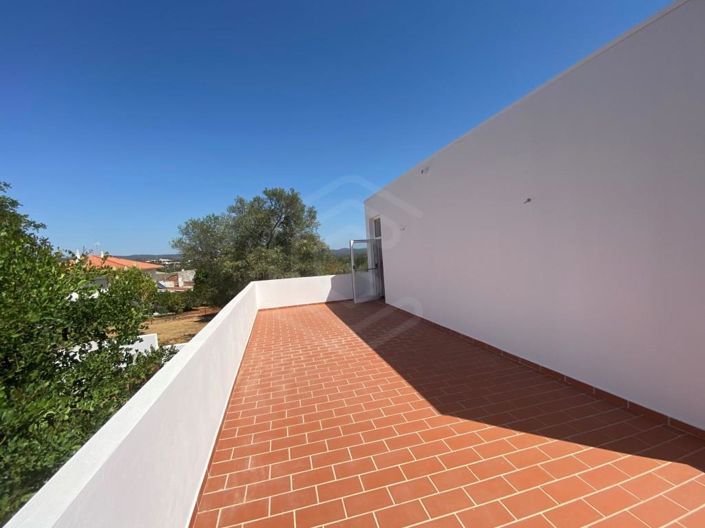 Image No.36-12 Bed House for sale