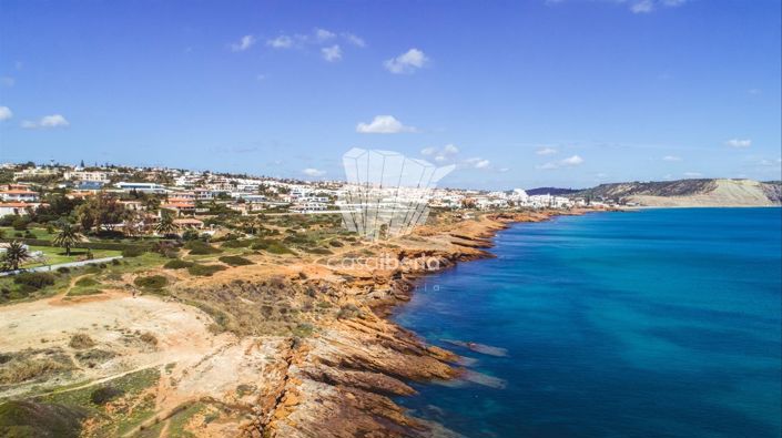 Image No.25-3 Bed House for sale