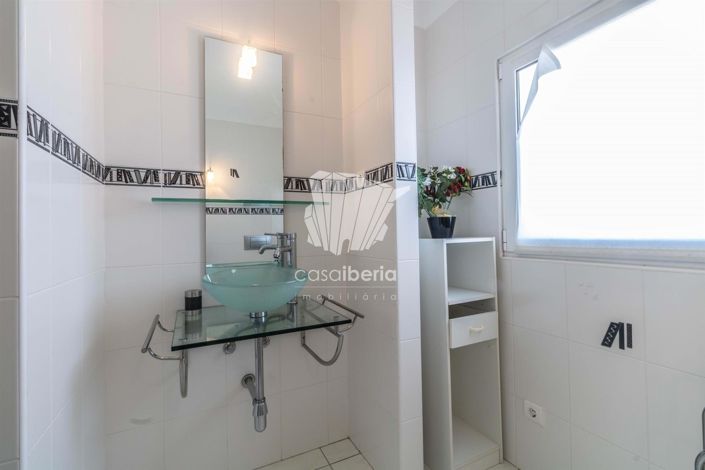 Image No.20-3 Bed House for sale