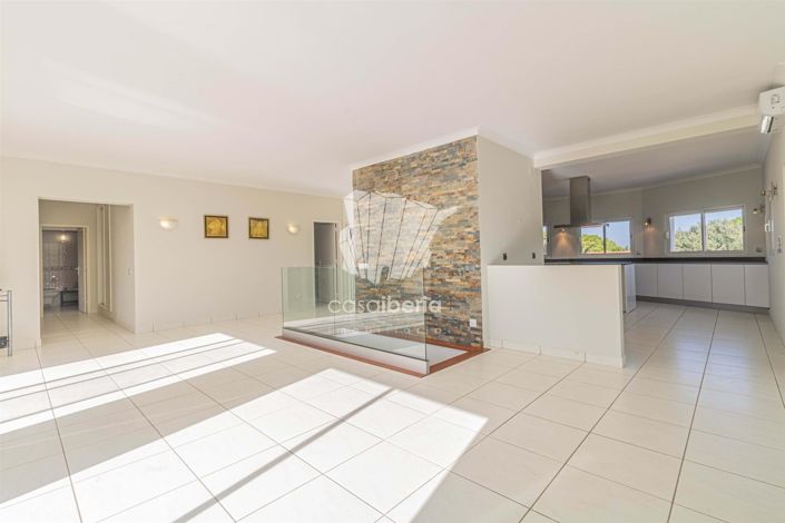 Image No.22-3 Bed House for sale