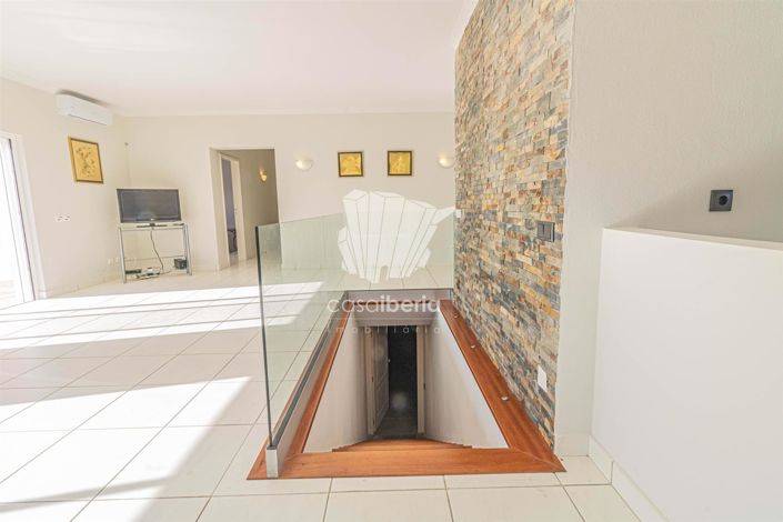 Image No.24-3 Bed House for sale