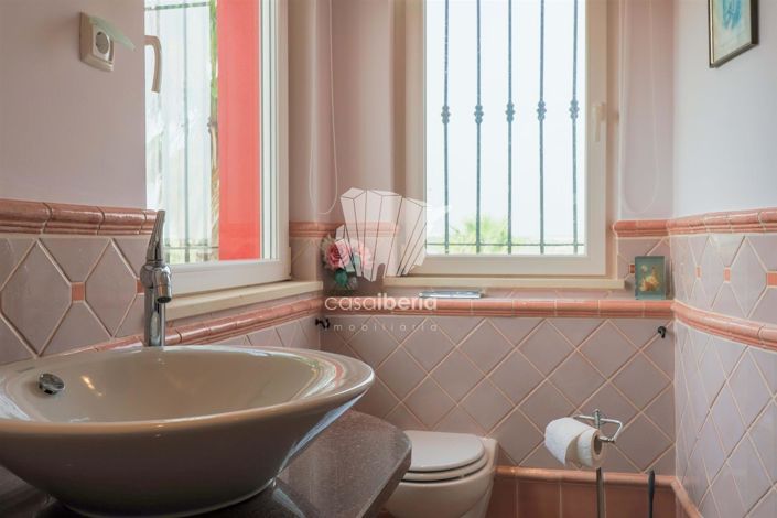 Image No.22-5 Bed House for sale