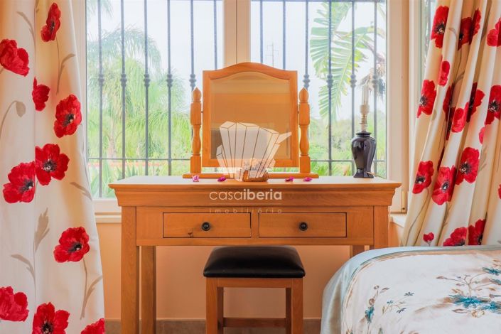 Image No.25-5 Bed House for sale