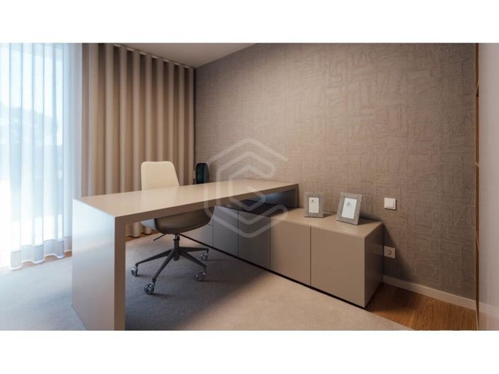 Image No.18-4 Bed Apartment for sale