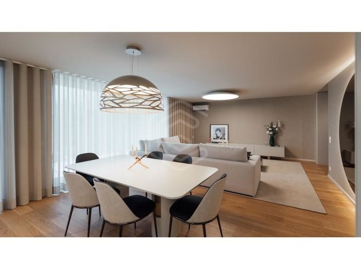 Image No.21-4 Bed Apartment for sale