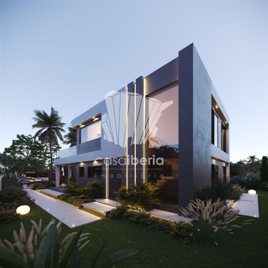 Image No.1-4 Bed House for sale