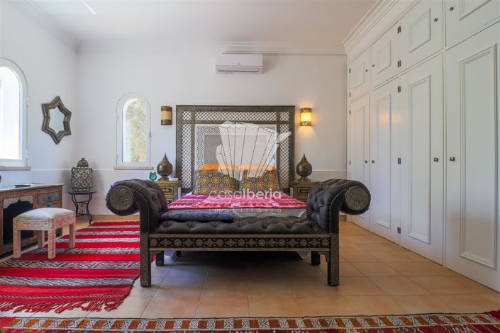 Image No.15-5 Bed House for sale