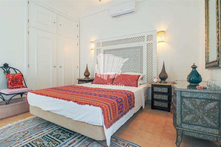 Image No.25-5 Bed House for sale