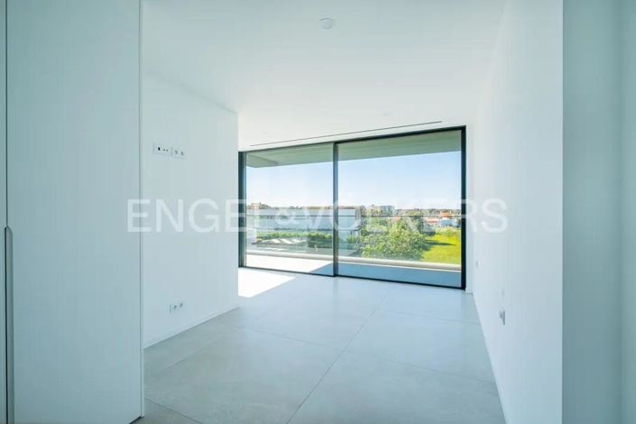 Image No.19-4 Bed House for sale