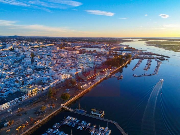 Image No.18-5 Bed House for sale