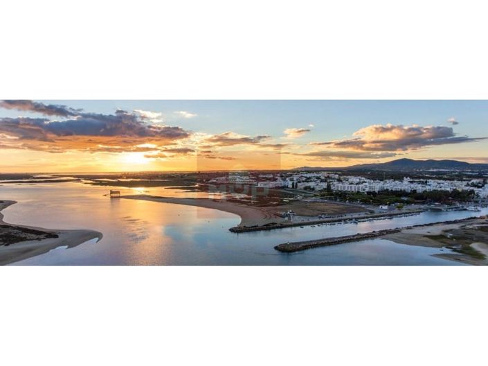 Image No.20-5 Bed House for sale