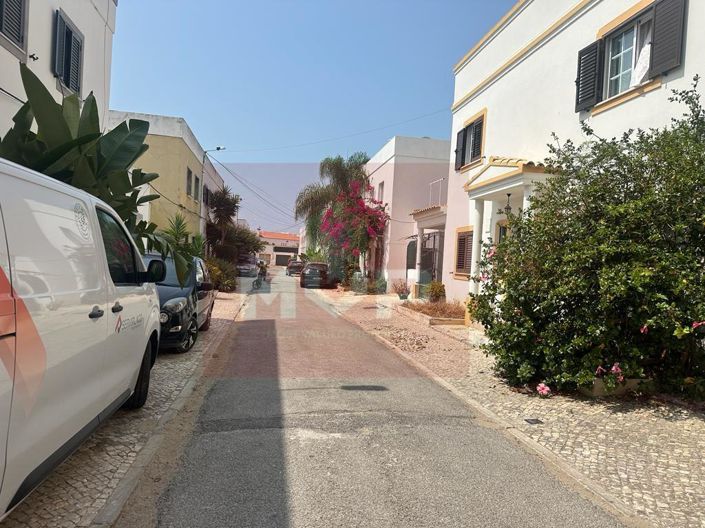 Image No.5-5 Bed House for sale