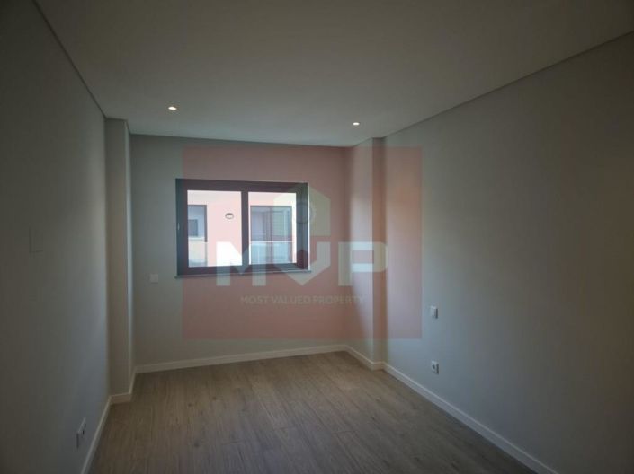 Image No.12-3 Bed Apartment for sale