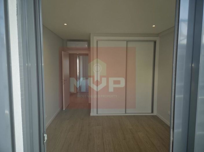 Image No.18-3 Bed Apartment for sale