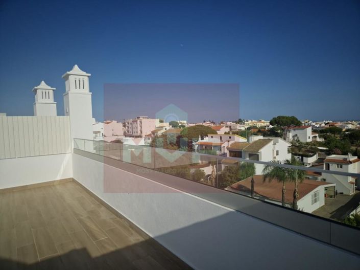 Image No.28-3 Bed Apartment for sale