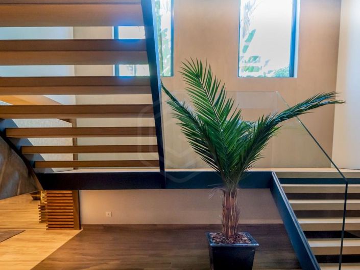 Image No.20-8 Bed House for sale