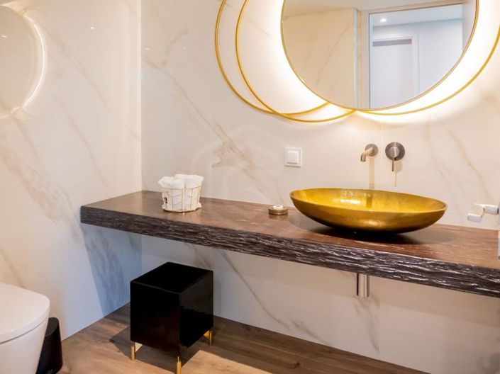 Image No.23-8 Bed House for sale