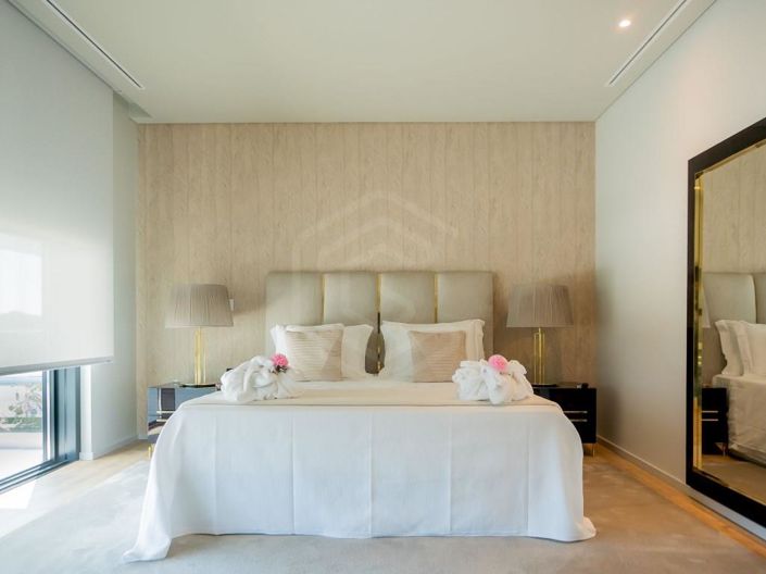 Image No.38-8 Bed House for sale