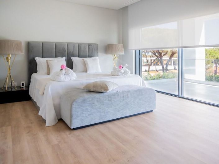 Image No.42-8 Bed House for sale