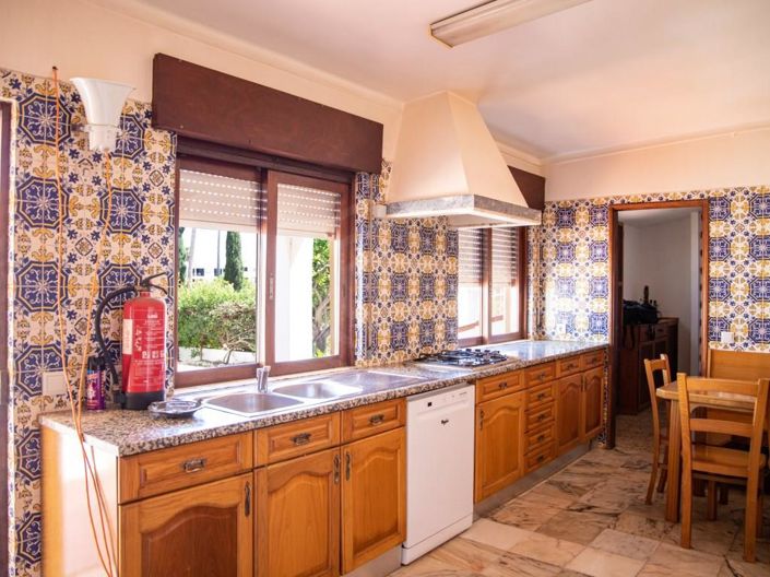 Image No.2-5 Bed House for sale