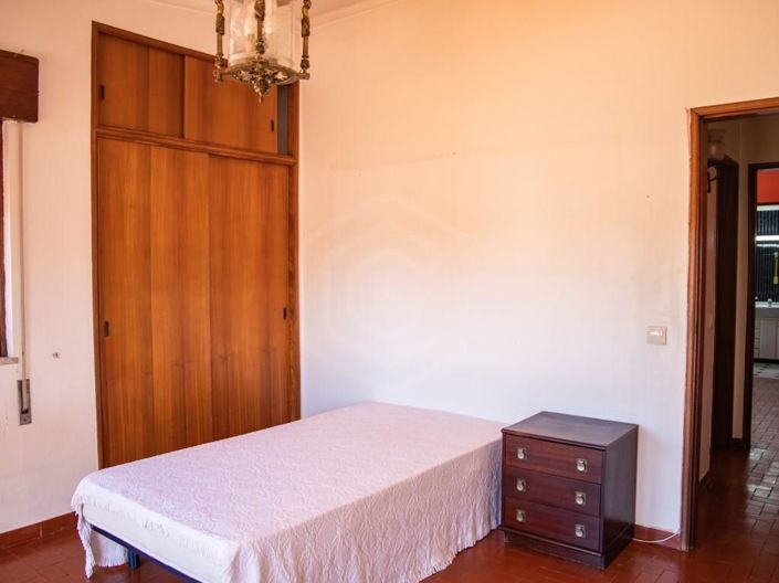 Image No.21-5 Bed House for sale