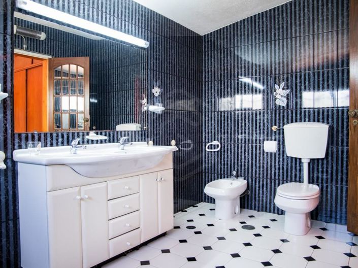 Image No.26-5 Bed House for sale