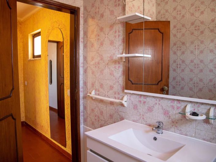 Image No.31-5 Bed House for sale