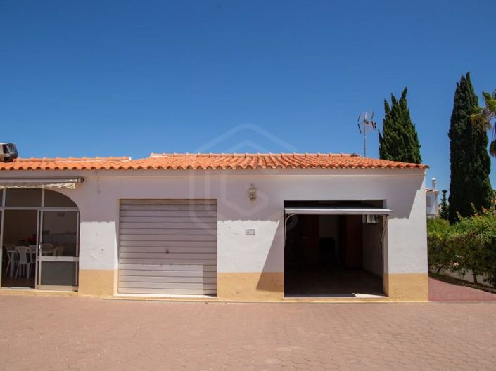 Image No.36-5 Bed House for sale