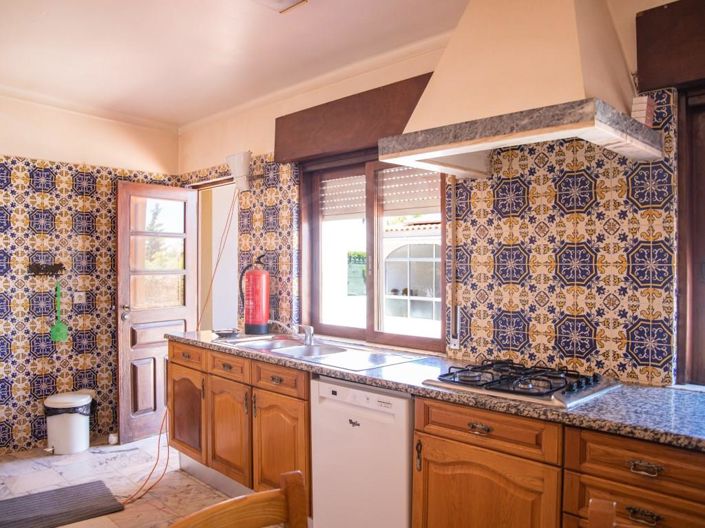 Image No.9-5 Bed House for sale