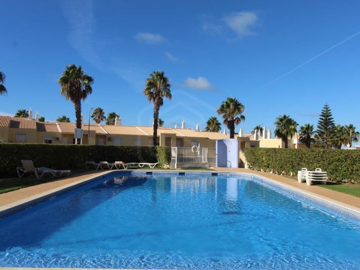 Image No.1-2 Bed House for sale