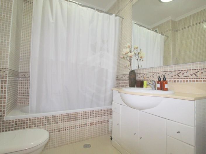 Image No.36-2 Bed House for sale