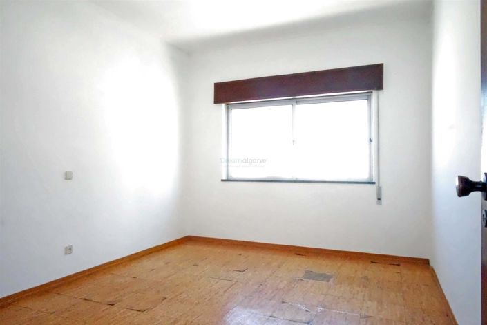 Image No.19-2 Bed Apartment for sale