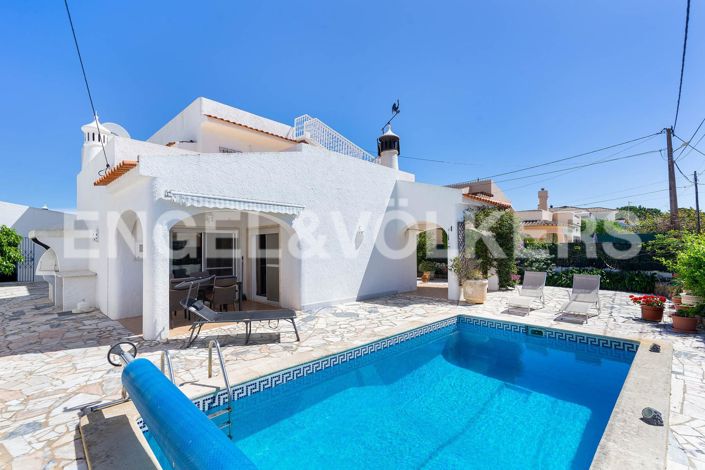 Image No.1-5 Bed Apartment for sale