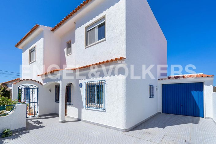 Image No.3-5 Bed House for sale