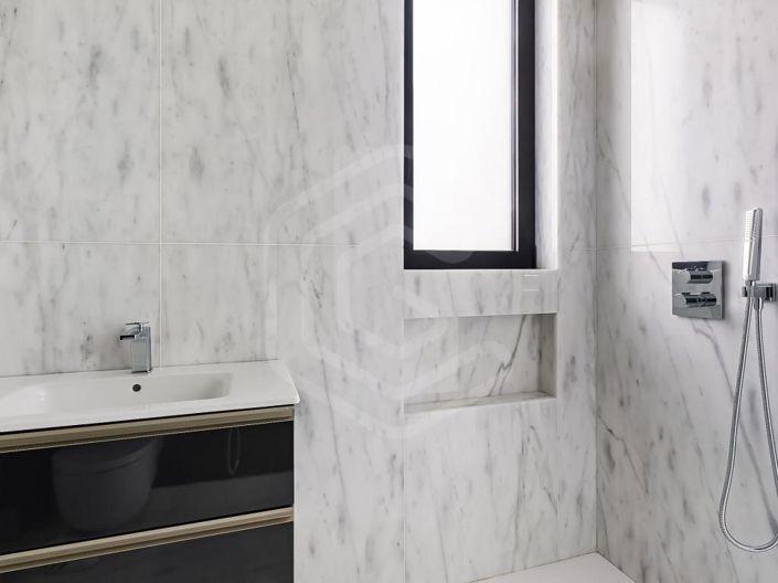 Image No.18-5 Bed House for sale