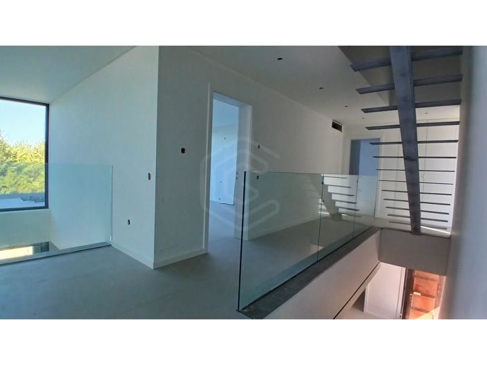 Image No.33-4 Bed House for sale