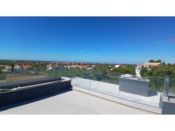 Image No.46-4 Bed House for sale