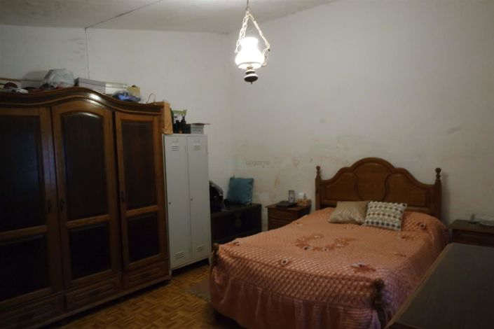 Image No.30-5 Bed House for sale