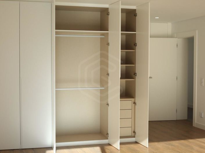 Image No.18-4 Bed House for sale