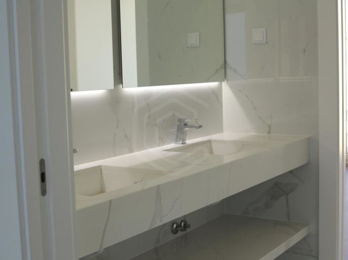 Image No.25-4 Bed House for sale