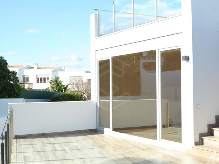 Image No.30-4 Bed House for sale